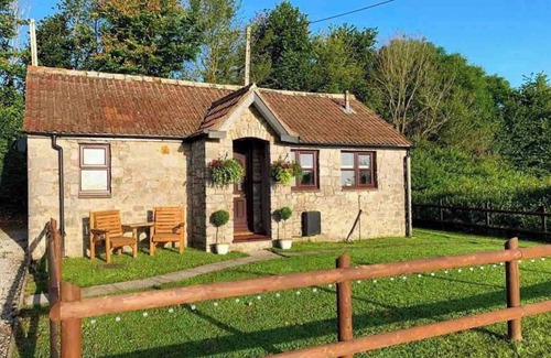 Kewstoke House | Priory View (Cosy & Characterful, Seaside Cottage, Dog Frien