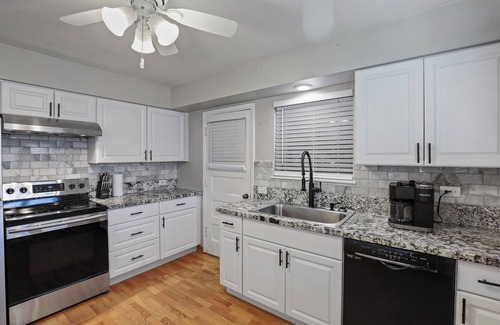 Arlington Heights House | Pristine - 3 Beds, 1.5 Ba!
