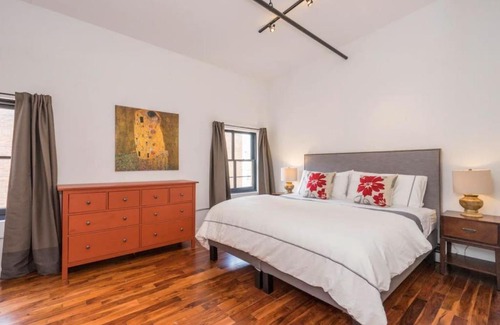 Center City East Apartment | PRISTINE 3 BR Million-Dollar Loft Elevator Parking