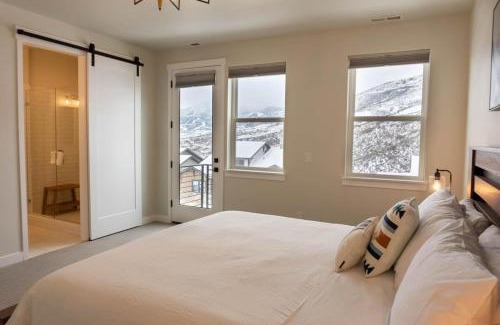Deer Mountain House | Pristine 3BR with Hot Tub 15min to Park City