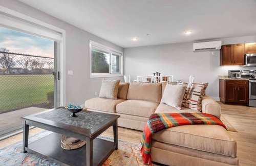 Birmingham Condo | Pristine Birmingham Retreat