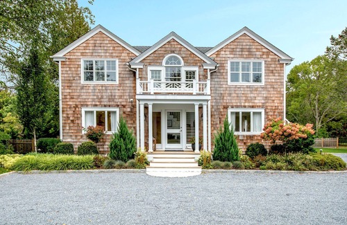 Quogue House | Pristine Quogue village home