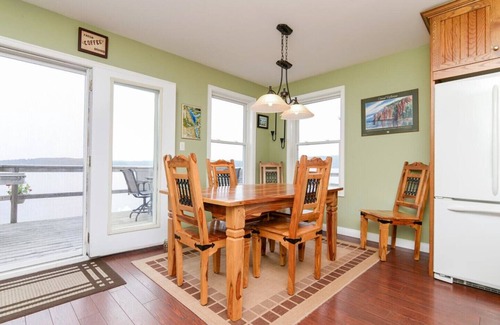 Addington Highlands House | Pristine Waterfront! Cabins at Bon Echo's Edge - main cabin