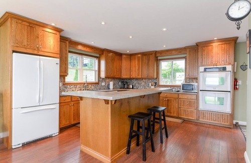 Addington Highlands House | Pristine Waterfront! Cabins at Bon Echo's Edge - main cabin