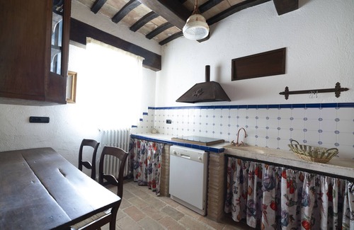 Camporotondo di Fiastrone Villa | Private luxury villa with pool and hot tub in the Sibillini Mountains