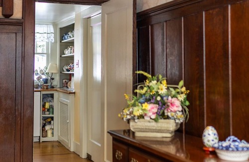Waverly House | Privacy abounds at the Waverly Mansion.