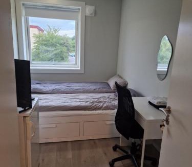 Bryn House | Privat room in shared 3 rooms apartment Manglerud