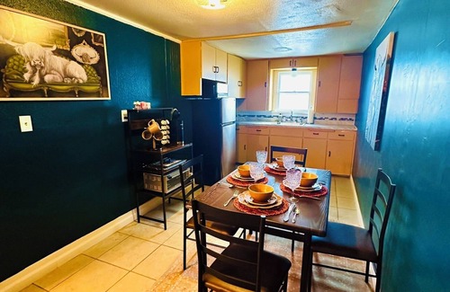Russell Condo | Private 1 Bedroom/1 Bathroom with Kitchenette/LR/Fireplace/Community Laundry-Sleeps Up to 4 PP