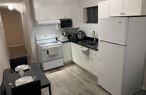 Burnaby House | Private 1-bedroom basement suite in Burnaby with WiFi and more!