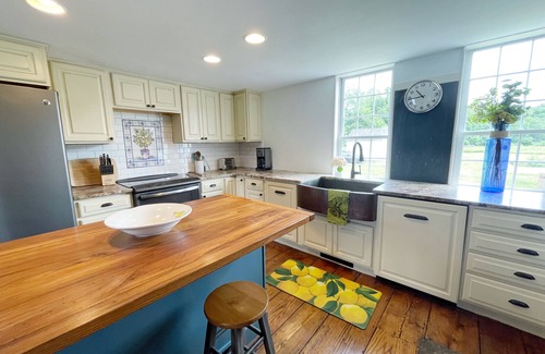 Bozrah Other | Private 1790s Farmhouse Close to the Shoreline and Casinos
