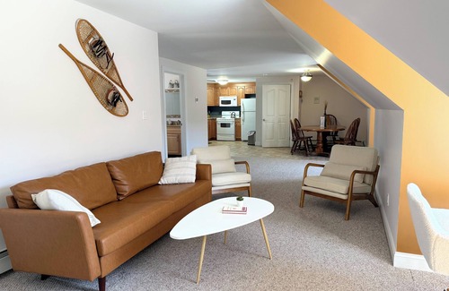 Woodstock Apartment | Private 1BD in Heart of White Mtns: Balcony, River Access, Full Kitchen & More