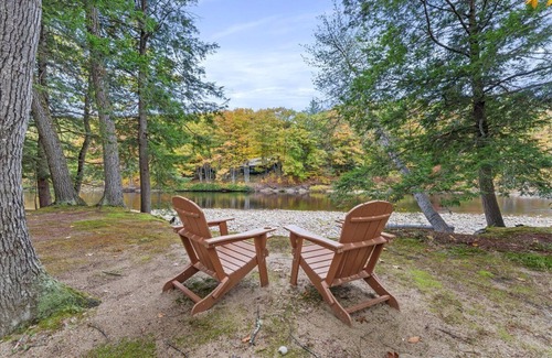 Woodstock Apartment | Private 1BD in Heart of White Mtns: Balcony, River Access, Full Kitchen & More
