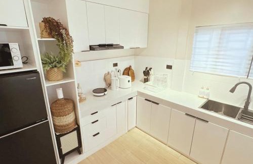 Mati House | Private 2BR Unit Netflix, WiFi & Comfort