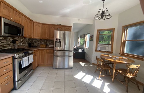 Middle Grove House | Private 3 bedroom home 3 acres 20 mins to Saratoga