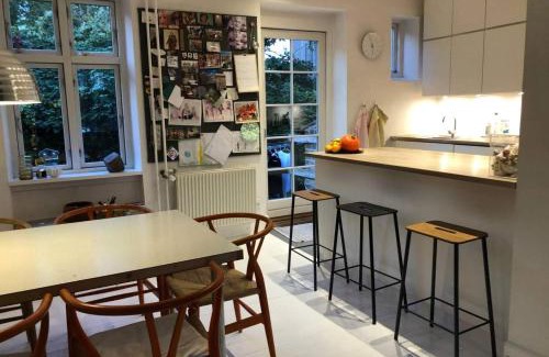 Vesterbro Apartment | Private 3-Story House - In iconic Carlsberg Byen