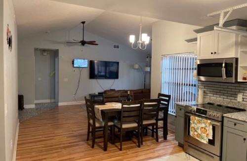 Zephyrhills House | Private 3Bed/3Bath Heated Pool Outdoor Entertainment