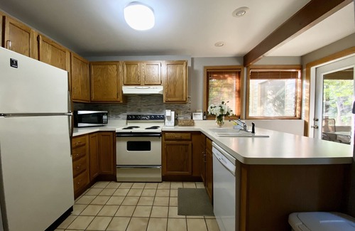 The Galena Territory House | Private 3BR/2BA near golf, historic Galena, lake, owner's club, hiking, skiing