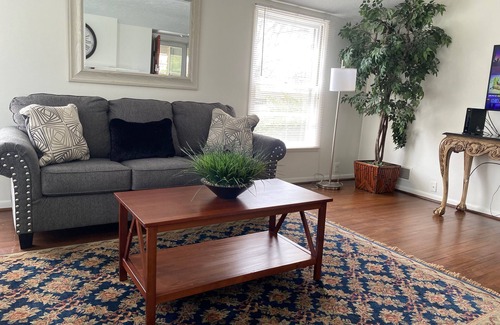 Wayne House | Private 4 BDRM- 2 BATHS house, 5 Miles from Downtown #7 ❤️