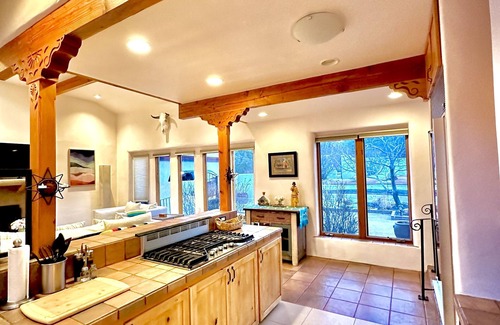 Rowe Villa | Private 5 BDR Pet Friendly Mountain Villa w/Jacuzzi minutes from Santa Fe