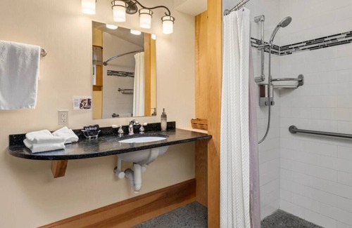 Bread Loaf Bed & Breakfast | Private 6-Room Vermont Inn for Groups – Daily Breakfast & Local Beers and Wines