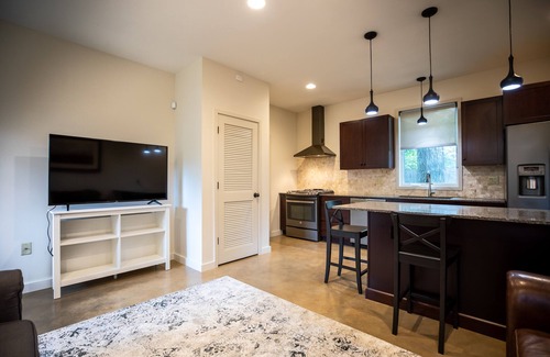Hancock House | Private 872 sq ft guesthouse, off street parking, walk to UT