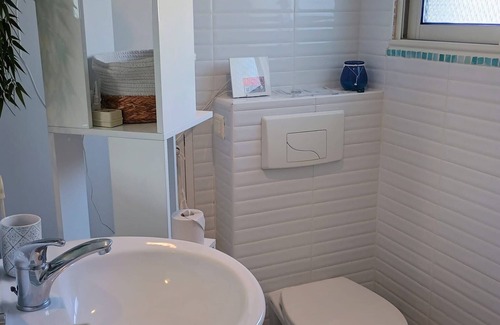 Gavres Apartment | Private accommodation 50 m from the beach