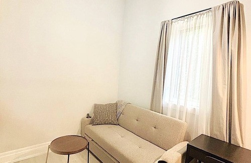 Richview Apartment | Private and Cozy Loft Close to the Airport in Etobicoke