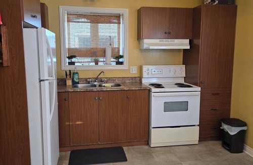 Terra Nova Apartment | Private and cozy one bedroom sanctuary few minutes from the Airport