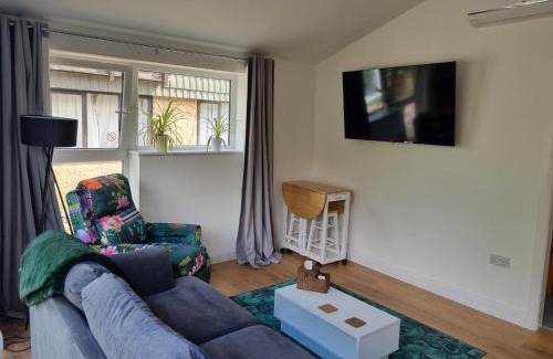 Baildon Apartment | Private and Peaceful Space With Free Parking