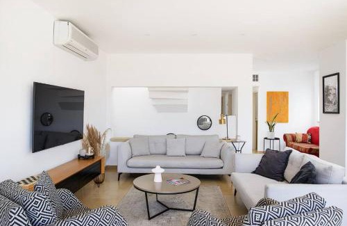 Tel Aviv House | Private and quiet street in Tel Aviv !