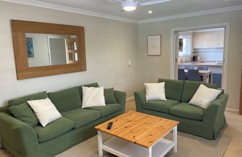 Kardinya House | Private and Secure, 3 bed 1.5 bath