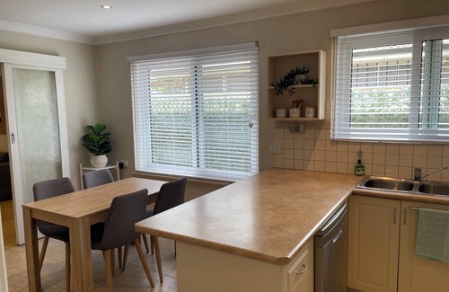 Kardinya House | Private and Secure, 3 bed 1.5 bath