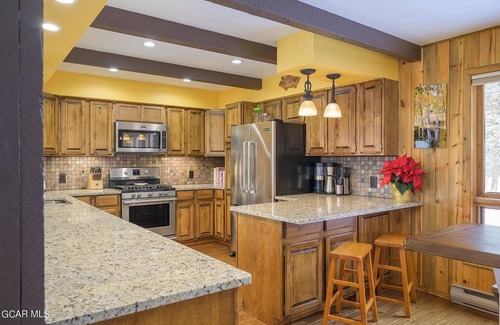 Sunset Ridge House | Private and spacious 4bd Cabin-360 views of nature Close to skiing!