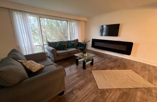 Newtonbrook House | Private and Spacious Room in Toronto