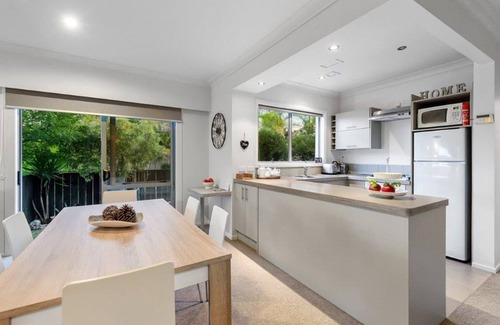 Hamilton North Apartment | Private Apartment Close to City