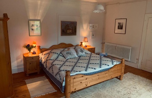 Zeitlofs Apartment | Private apartment in historic castle from 1608 with tenniscourt