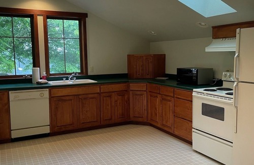 Crawfordsville Apartment | Private apartment with Winter and Spring availabilty