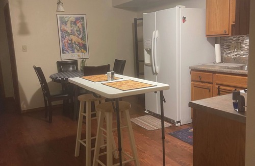 Swansea Apartment | Private apt/in-law suite in Swansea, IL. Long term rental only: 6-12 months.