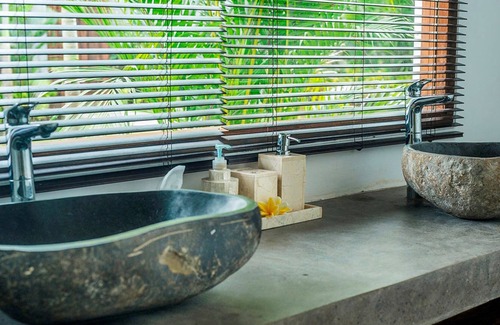 Melaya Villa | Private Bachfront 2BR Villa with Pool - The Melaya Villas