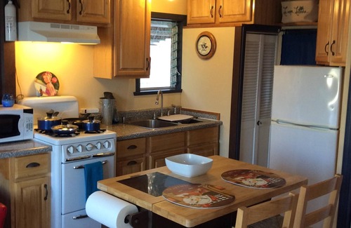 Eagle Rock House | Private back house for rent in beautiful Glendale!