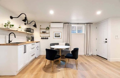 Camas House | Private Basement Guest Suite w/Hot Tub