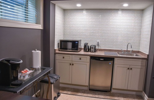 Sardis House | Private Basement Suite in Garrison