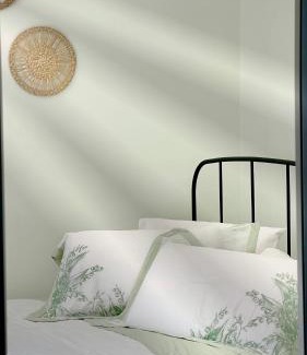 Marsfield House | Private bath garden view guest room pet friendly