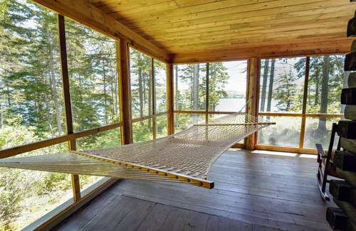 Phippsburg House | Private Bayfront Home 2 mins from Popham Beach with Hot Tub