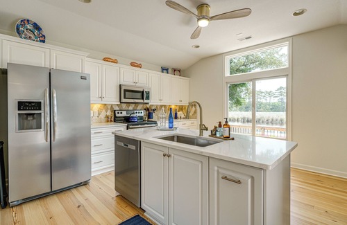 Kitty Hawk House | Private Beach Access & Hot Tub: Kitty Hawk Haven