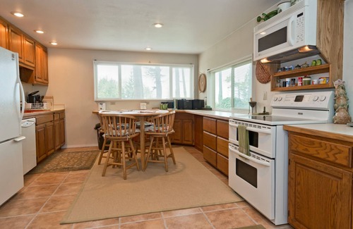 Sequim Cottage | Private Beach Access with beautiful water view between Sequim & Port Angeles