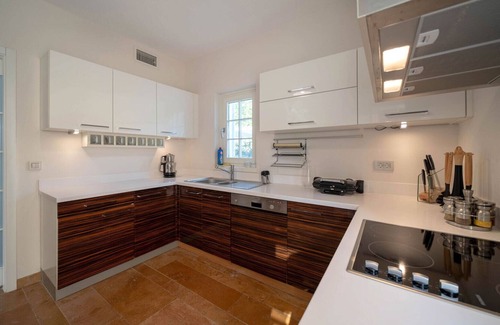 Gocek Villa | Private Beach Access - 2BR, Centrally Located, Deluxe Villa in Portville, Göcek