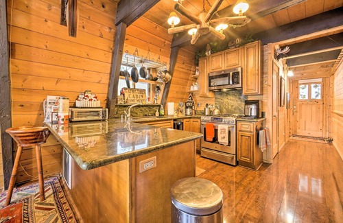 Tahoma Cabin | Private Beach Access: Mtn Cabin in Lake Tahoe!