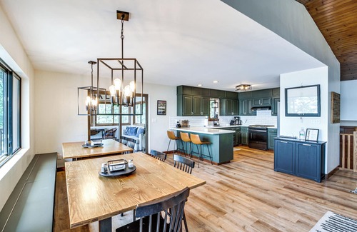 Baxter Cabin | Private Beach & Dock: White Sand Lake Retreat!