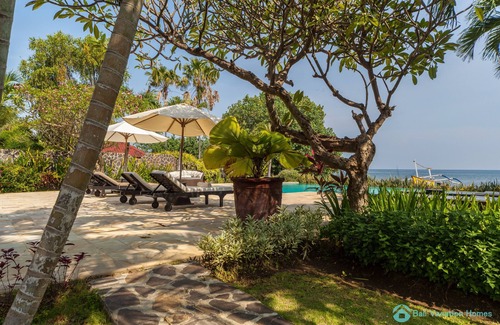 Dencarik Villa | Private Beach front Villa 12p: Accomplish your body and soul!